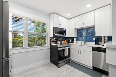 Siesta Key Waterfront Condo, Beachfront, Pool, Sunset View