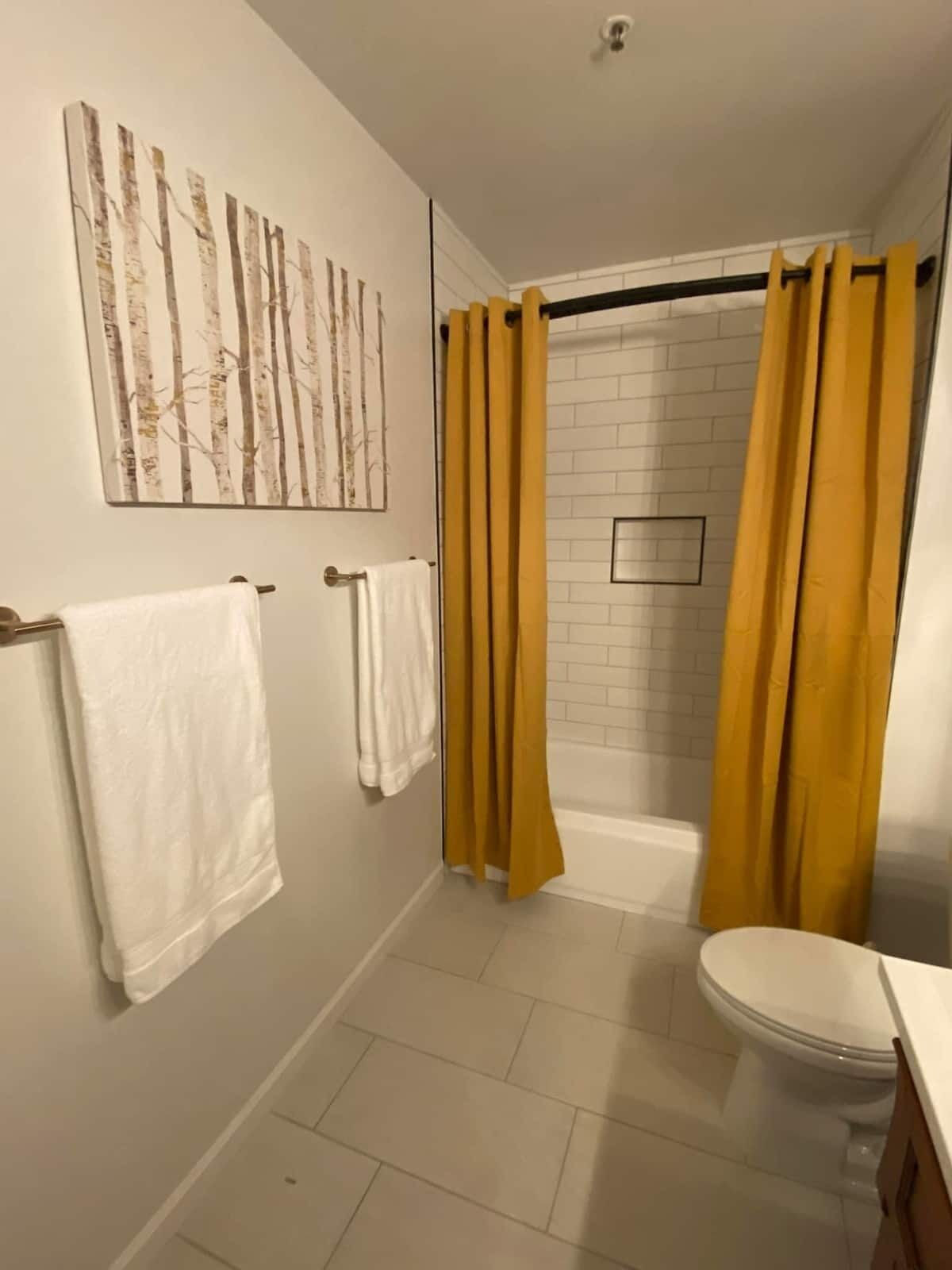 Luxury Highland Escape - 1B/1B Scottsdale Condo