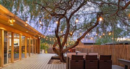 Tucson Oasis â Mid-Century Pool Home w/ Huge Deck