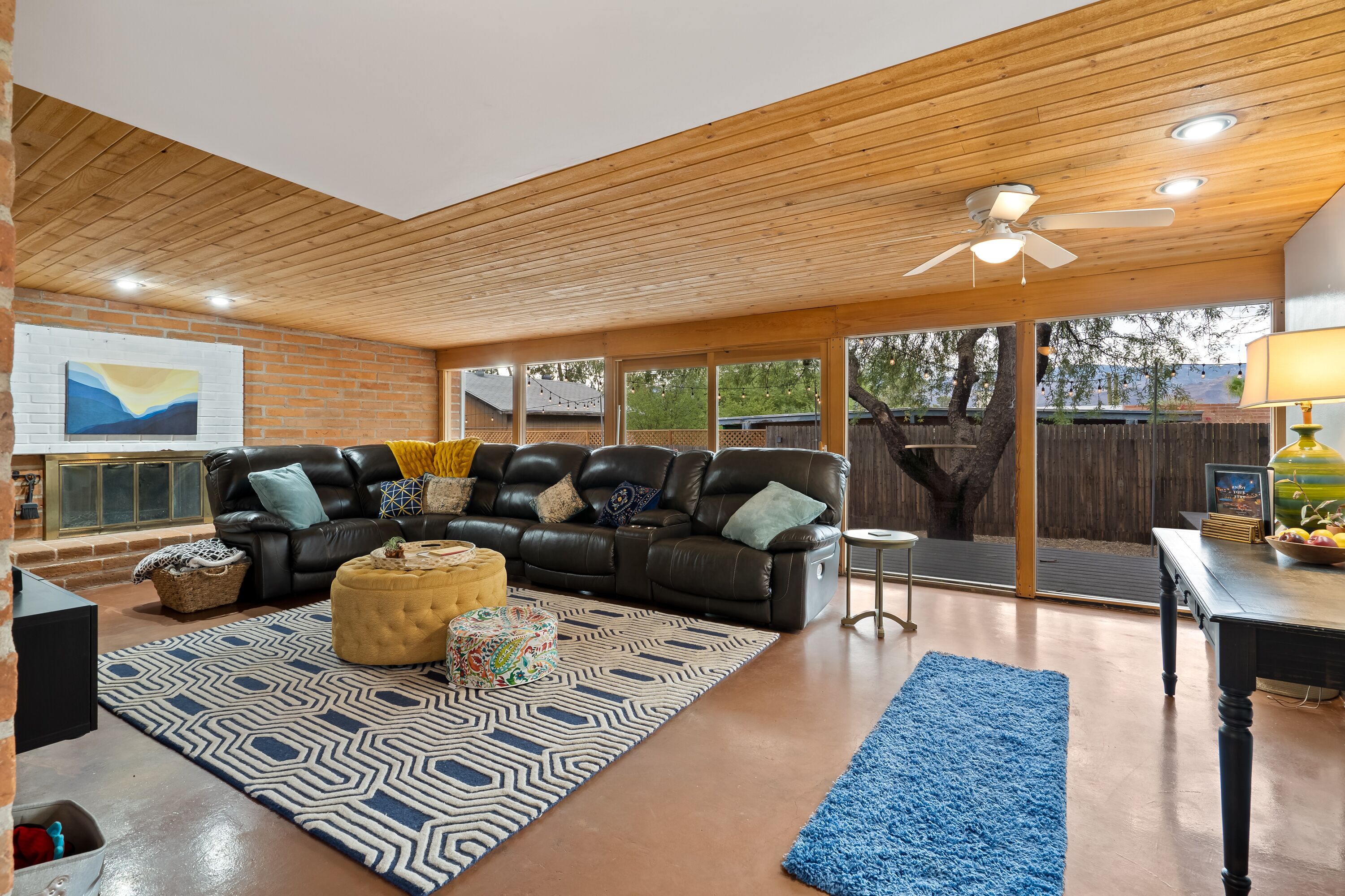 Tucson Oasis: Sunset & Mountain Views, Large Deck Perfect for Entertaining