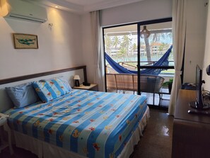 3 quartos, cofres nos quartos, ferros/tábuas de passar roupa