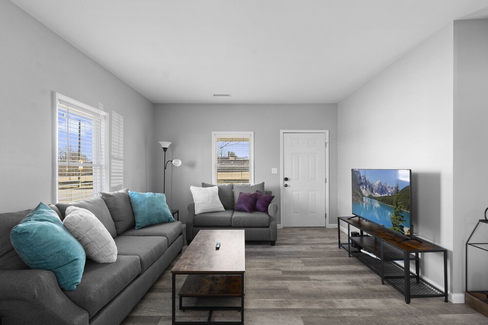 Newly remodeled 3/1 home near Revolution Mill