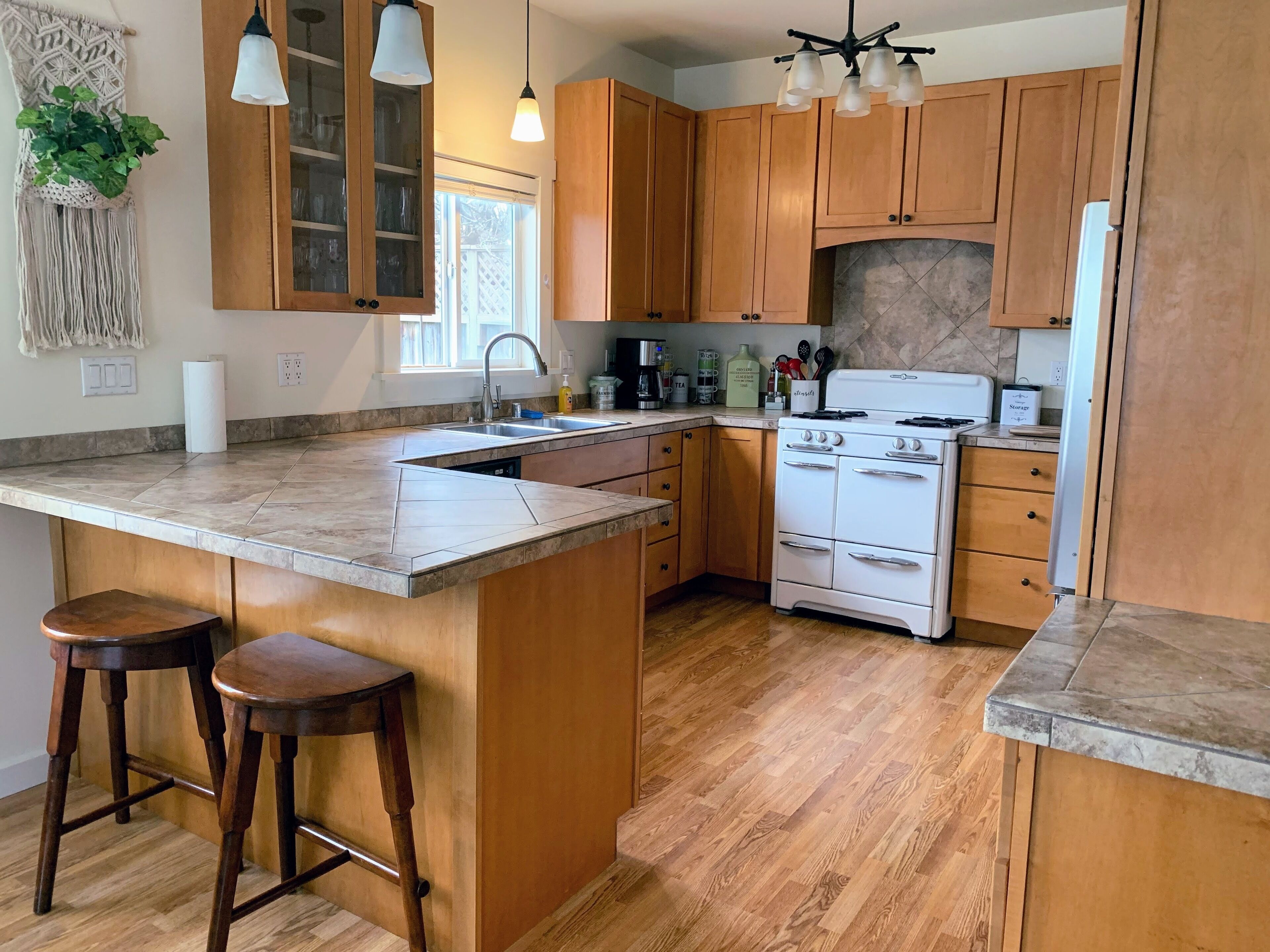 Bayside Bungalow, Stylish & Close to Town