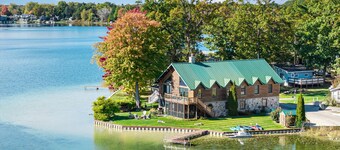 Lakefront Lodge w/ Indoor Hot Tub - Sleeps 19