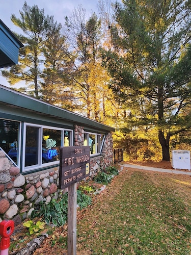 Pequaywan Inn - Recreation HQ - Snowmobile/UTV rentals available