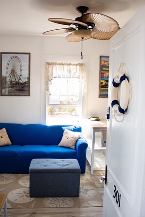 Smart TV - Wildwood Condo with ocean views near to Beach, Convention Center and Boardwalk. (Wildwood)