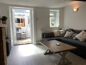 Living area - Holmfirth Hideout (Holmfirth)