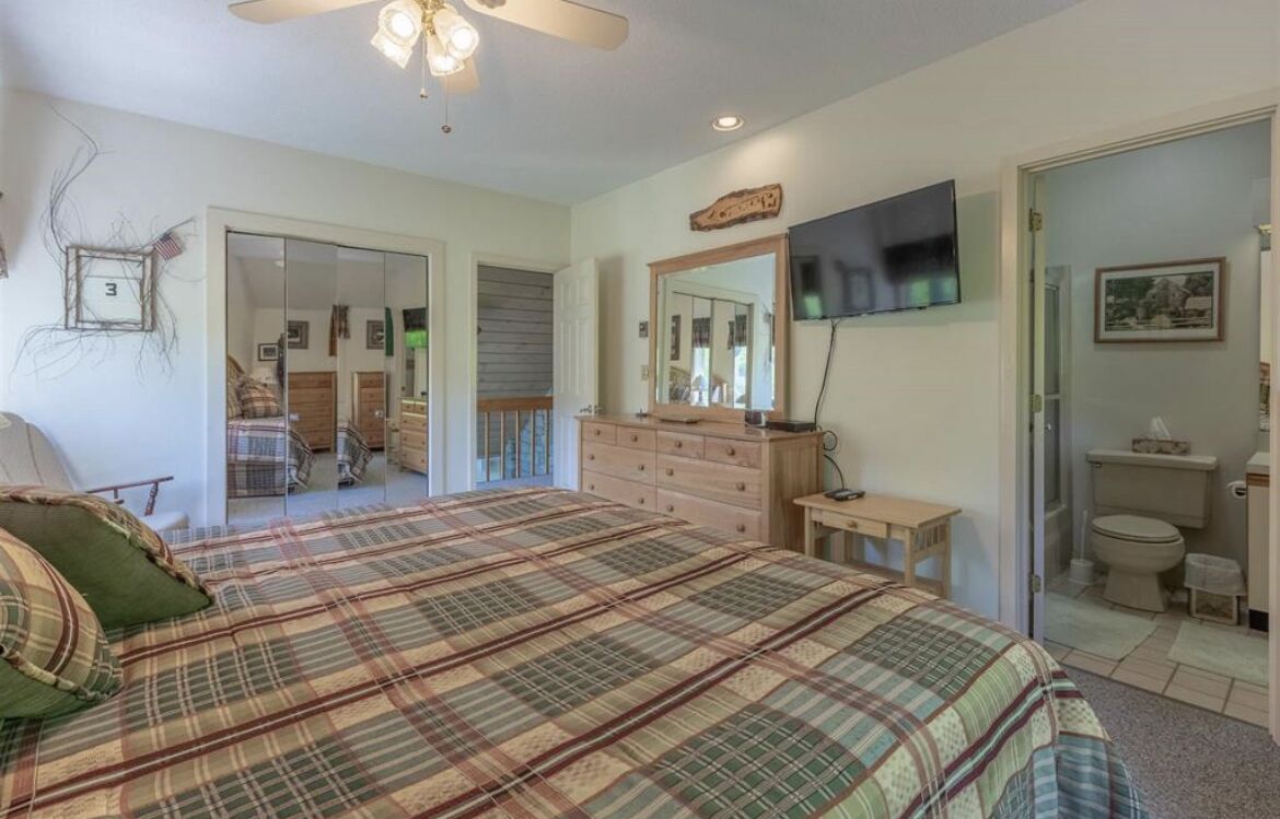 4 bedrooms, travel cot, free WiFi, bed sheets