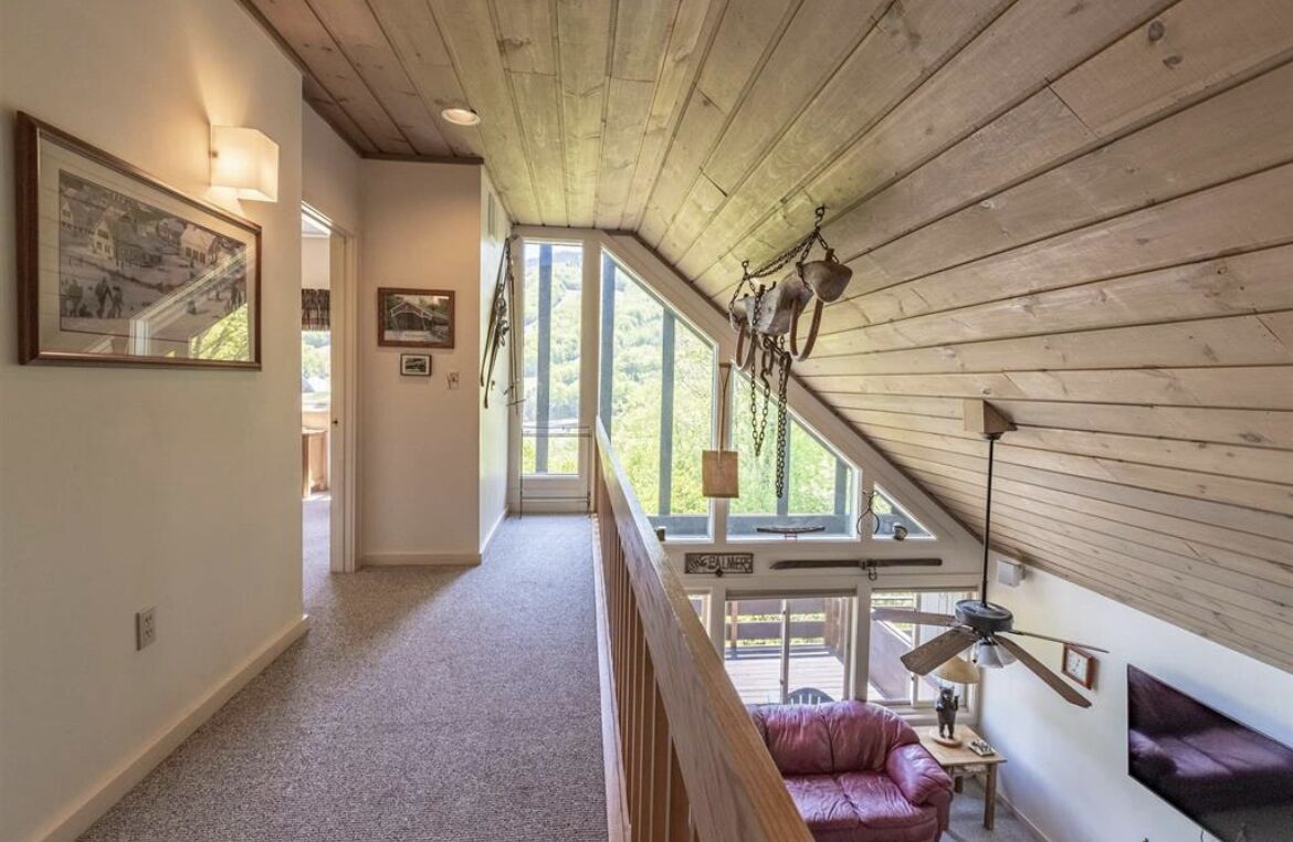 Smart TV, fireplace, table football