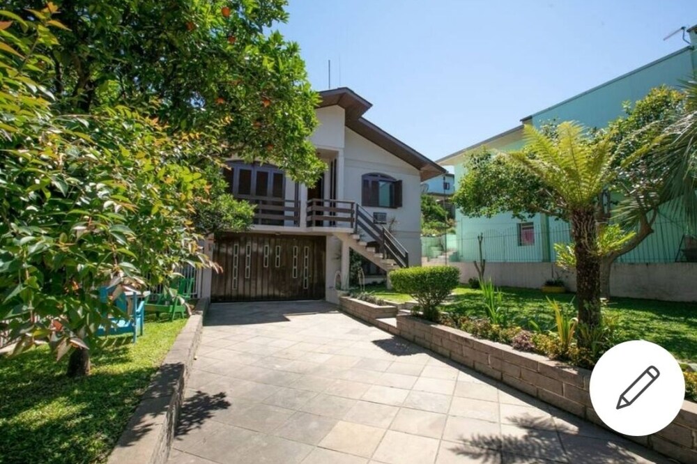 Upper part, spacious and cozy house with great location.