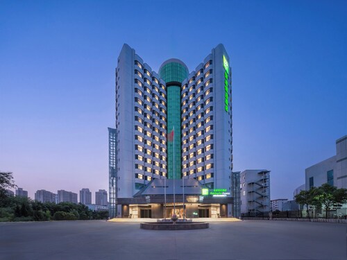 Holiday Inn Express Zhengzhou Garden Road by IHG