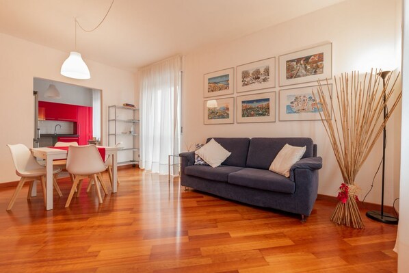 Living area - FIRE -  WHOLE APARTMENT 4 GUESTS (Biandrate)