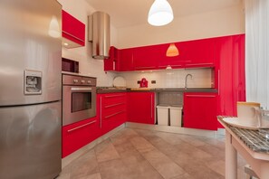 Fridge, microwave, oven, stovetop - FIRE -  WHOLE APARTMENT 4 GUESTS (Biandrate)