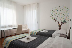 2 bedrooms, WiFi, bed sheets - FIRE -  WHOLE APARTMENT 4 GUESTS (Biandrate)