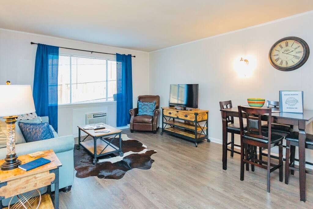 Nash Haven - Summer Pool - 1bd 1 ba