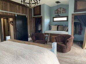 2 makuuhuonetta, silitysrauta/-lauta, vauvan matkasänky, ilmainen Wi-Fi