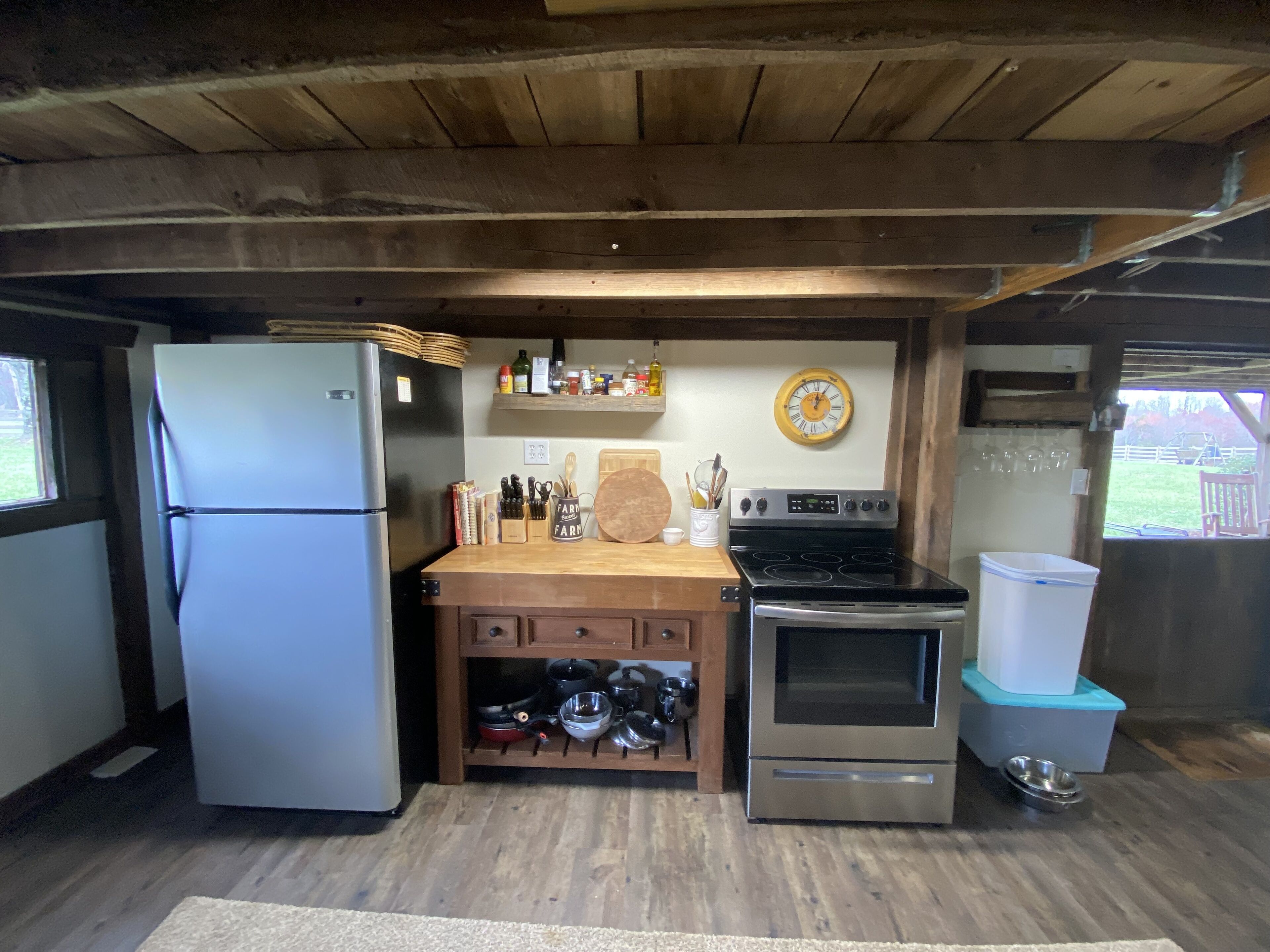 Cozy updated barn on 50+ acres!