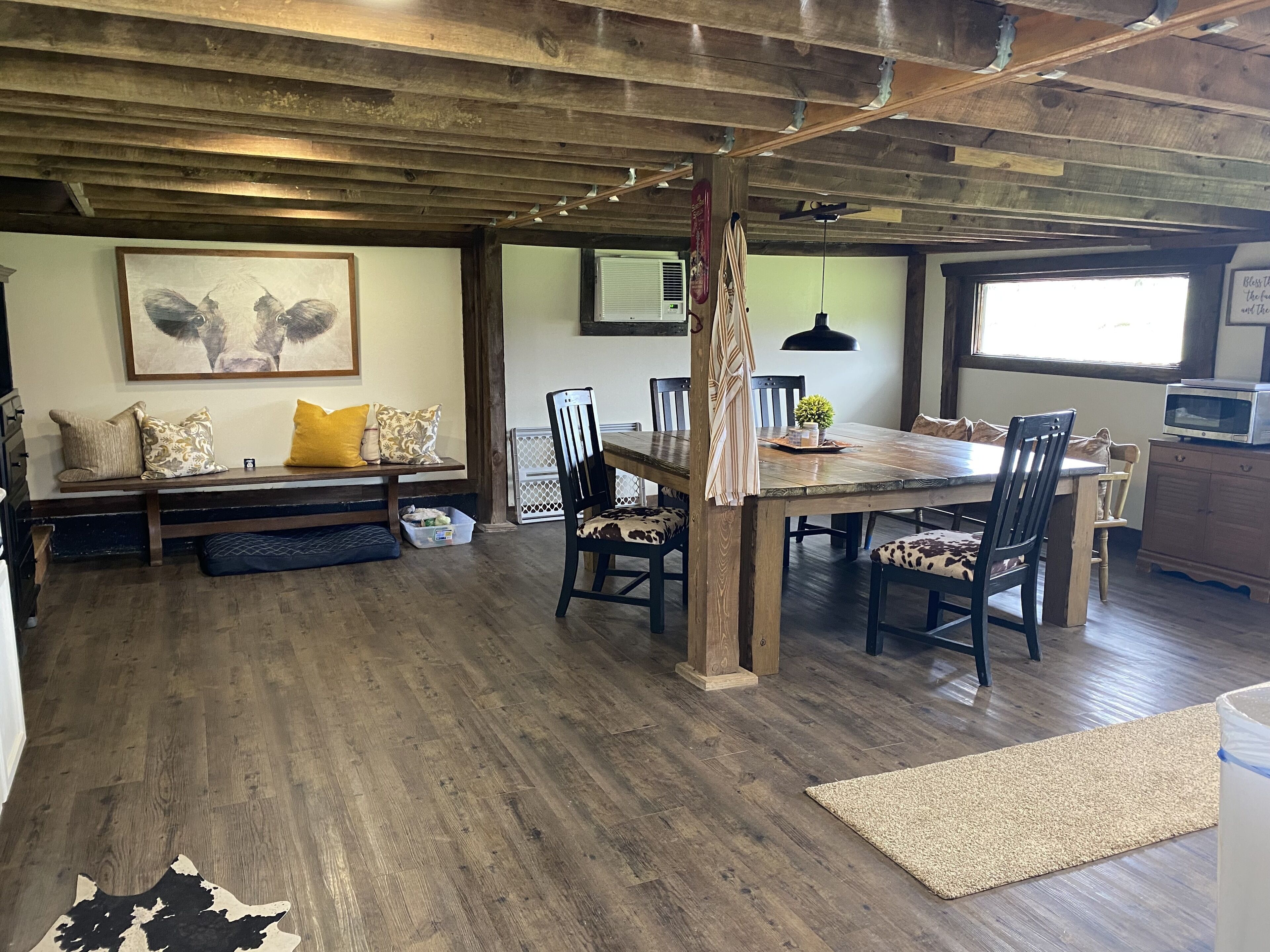 Cozy updated barn on 50+ acres!