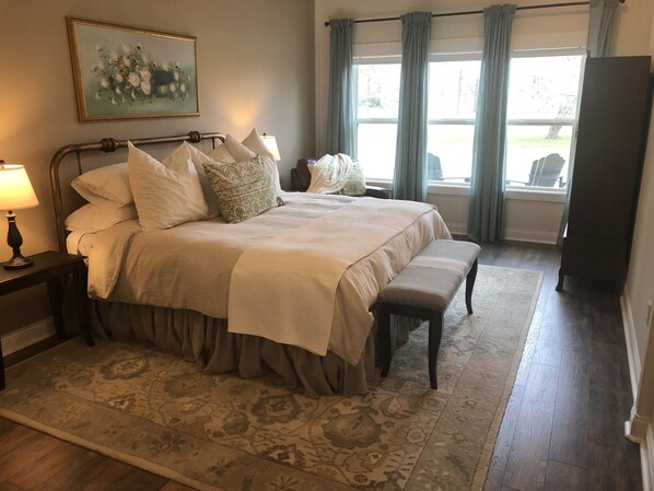 2 bedrooms, desk, iron/ironing board, free WiFi