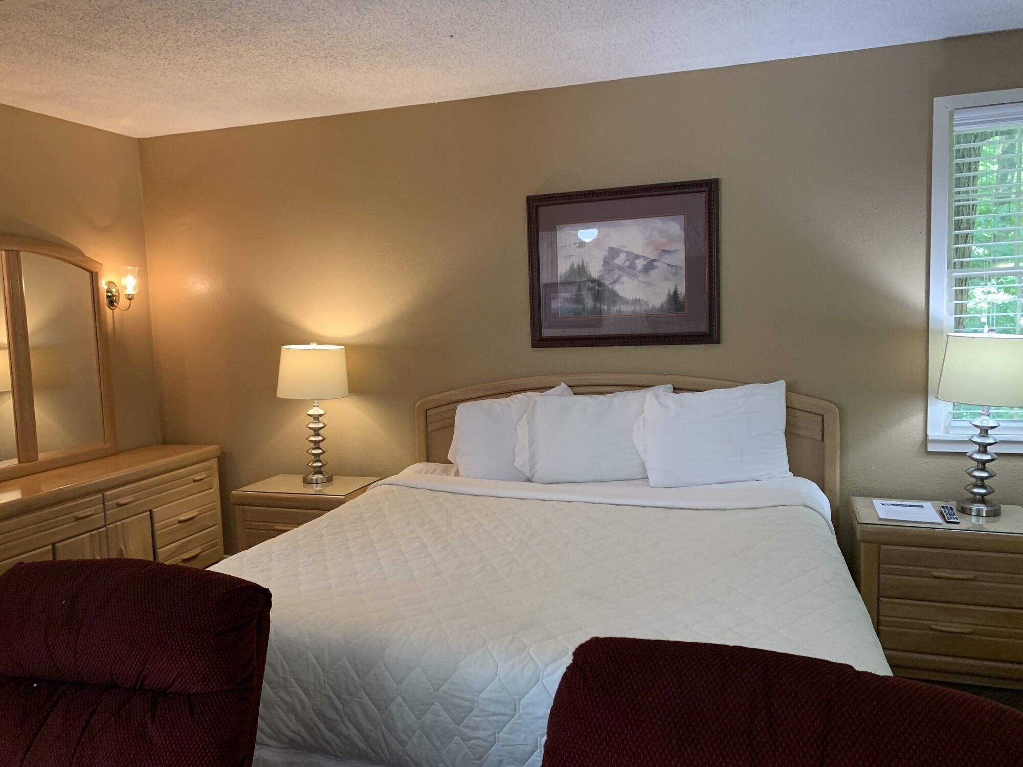 Honeymoon Cottage, creek view.