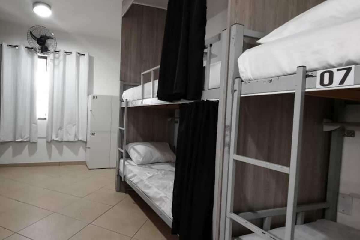 Hypo-allergenic bedding, individually decorated, free WiFi, bed sheets