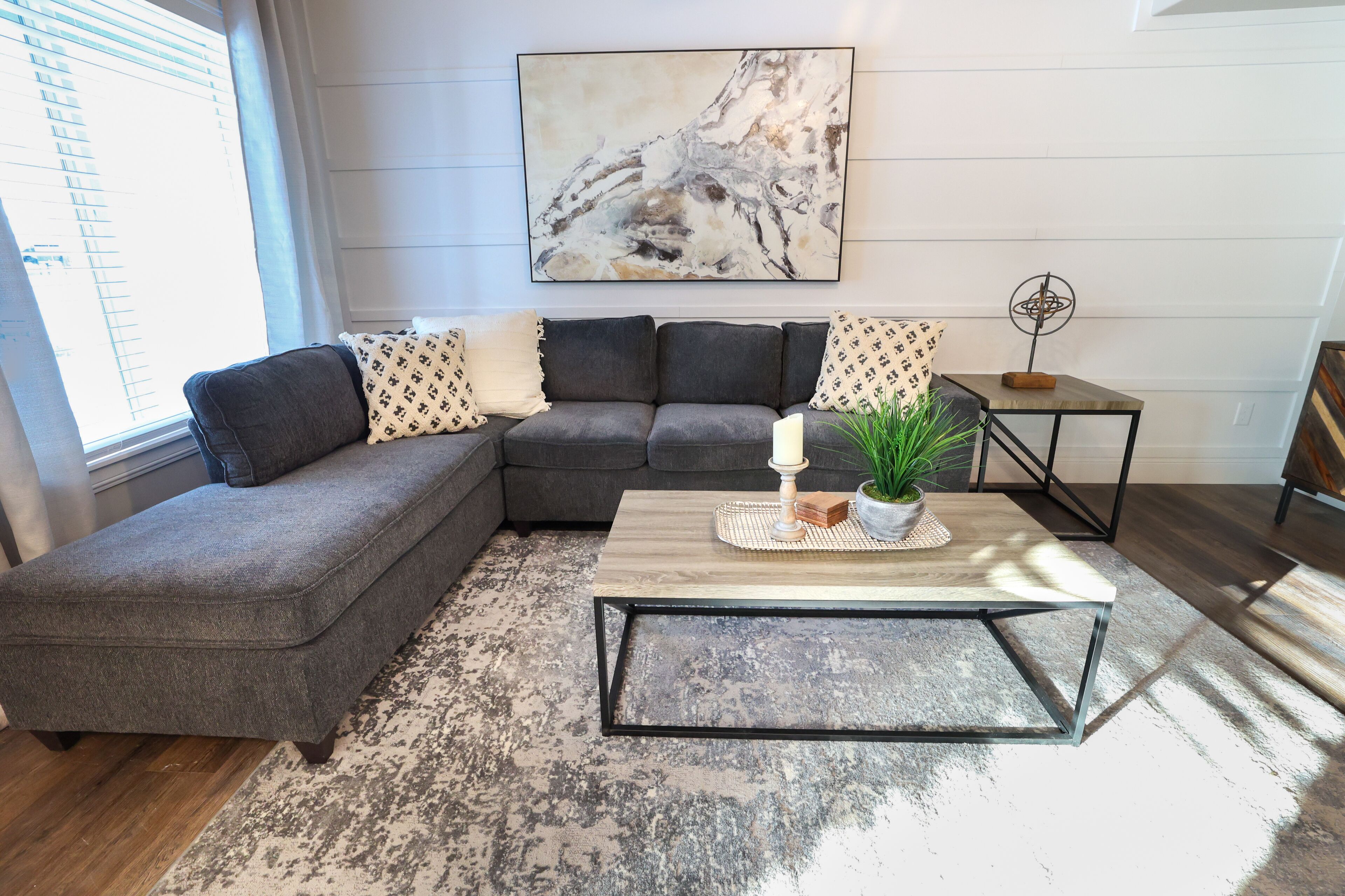 255 - Bear Lake Escapes. Newly built with fun accent walls!