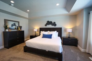 4 bedrooms, iron/ironing board, WiFi, bed sheets - 237 - Bear Lake Escapes: Sandy Bottoms. Beautiful 4 bed/3 bath townhome (Garden City)