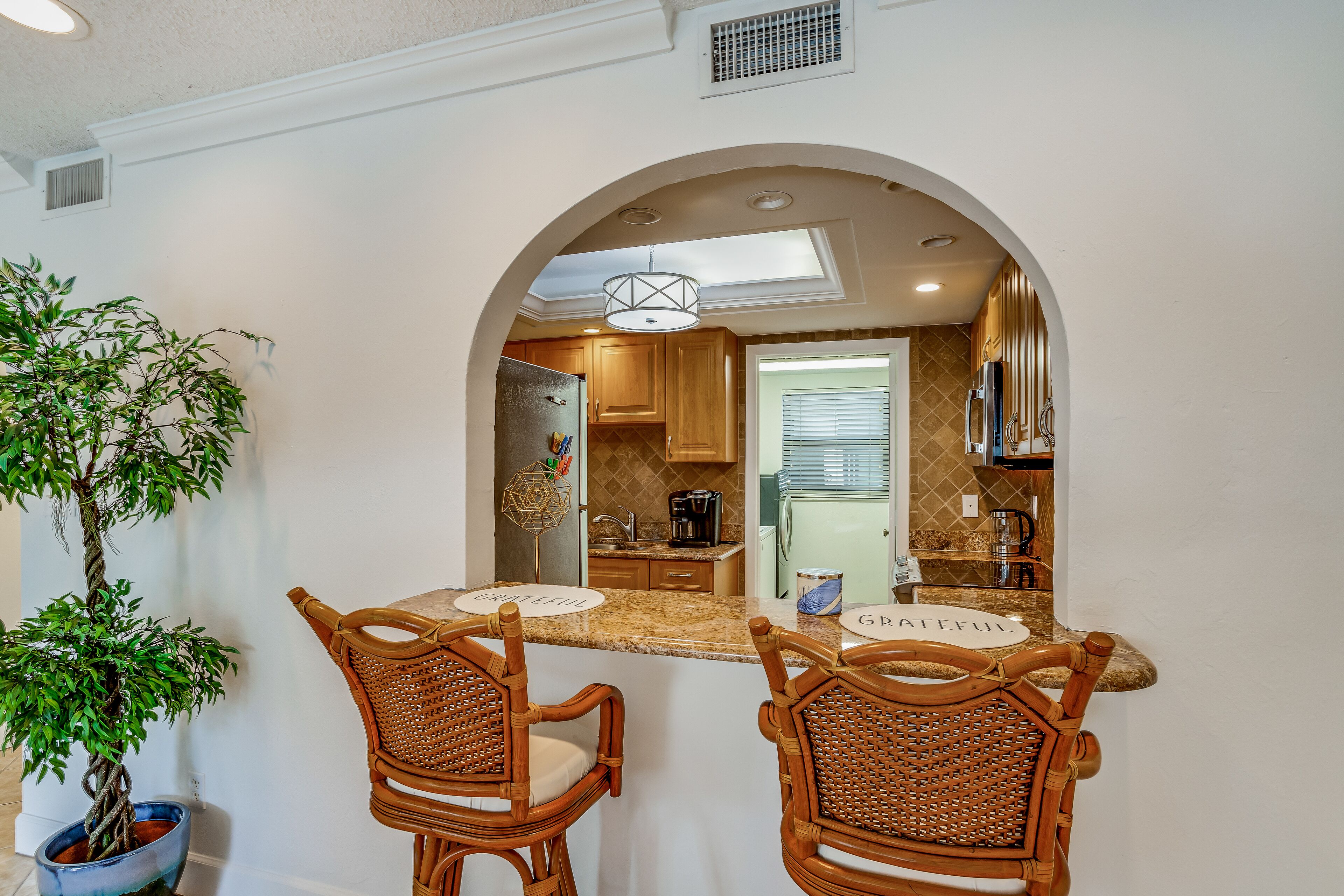 冰箱、微波炉、烤箱、炉灶