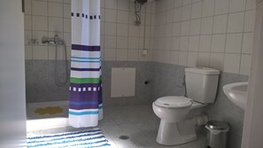 Shower, hair dryer, towels - Corfu Dream Holidays (Corfu)