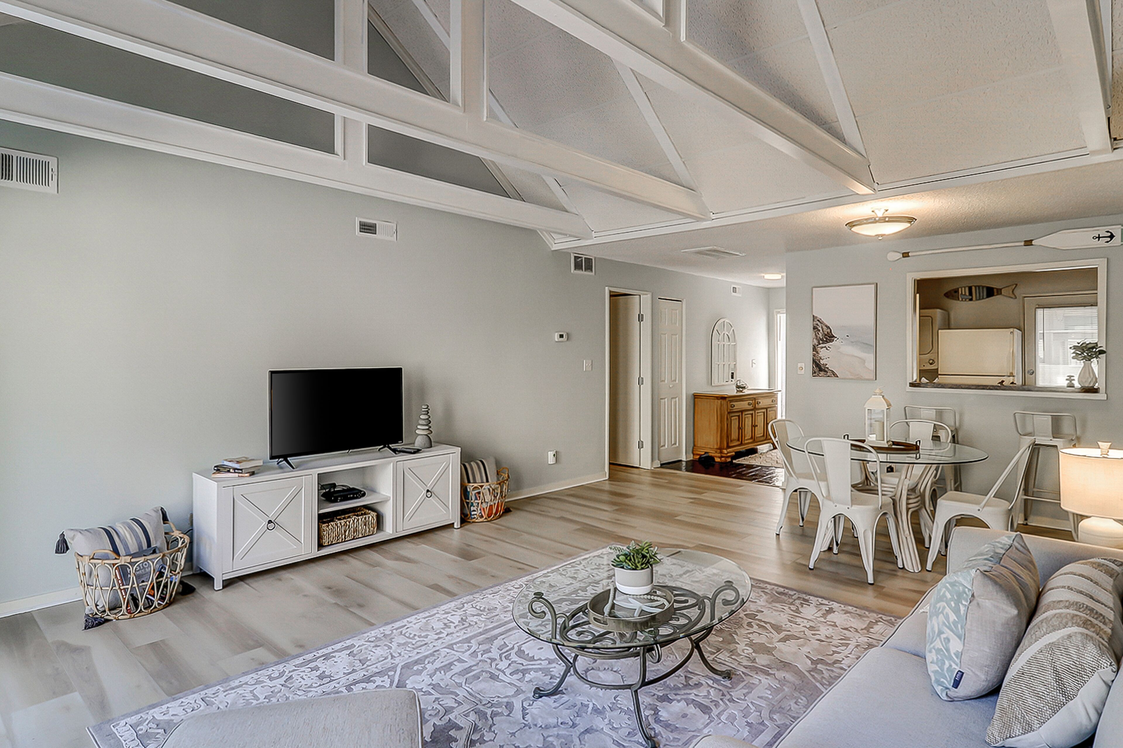 Snowbird-friendly condo with deck, grill, central AC, on-site pool, & free wifi