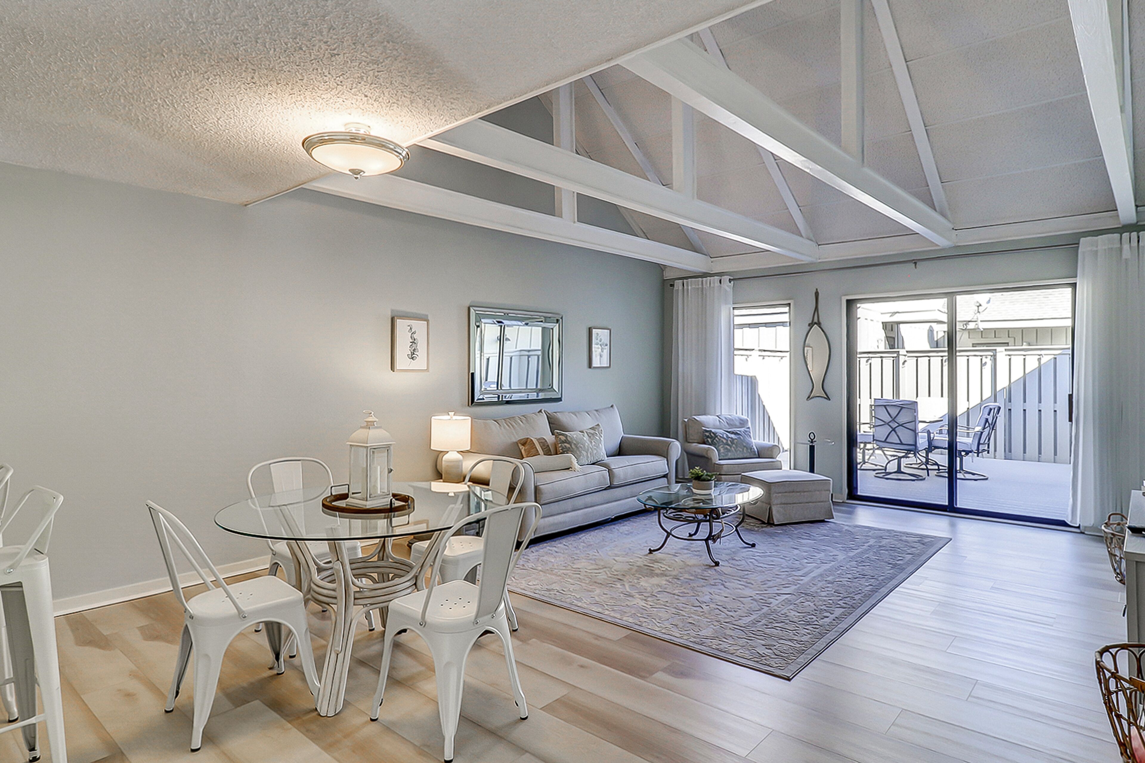 Snowbird-friendly condo with deck, grill, central AC, on-site pool, & free wifi