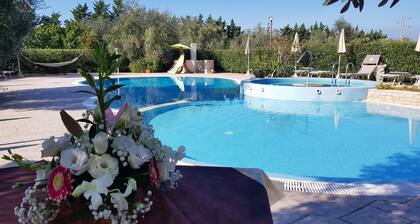 Detached Villa 2 bathrooms for 5/6 person, 65 square meters, and private garden with barbecue and sunbeds