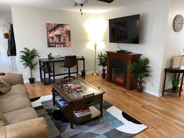 Téléviseur connecté, foyer, jeux vidéo, sélection de films