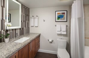 Combined shower/bathtub, hair dryer, towels, soap - Sleeps 8, Two Bedroom, Two Bath Full Kitchen Villa (Palm Desert)