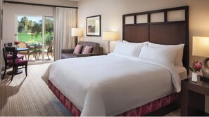 2 bedrooms, desk, iron/ironing board, travel cot - Sleeps 8, Two Bedroom, Two Bath Full Kitchen Villa (Palm Desert)