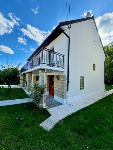 Pleasant house with garage