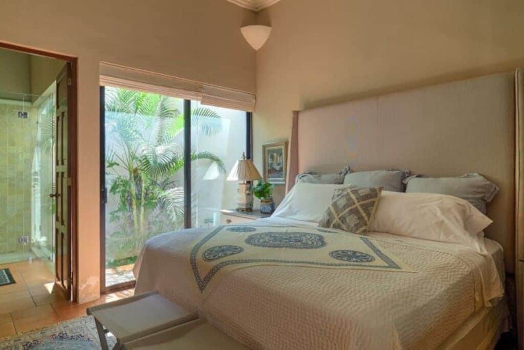 3 bedrooms, in-room safe, desk, iron/ironing board