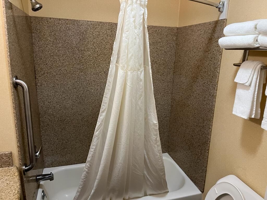 One mile to Hershey Park/Stadium/Giant Center/ Zoo/Hospital attractions