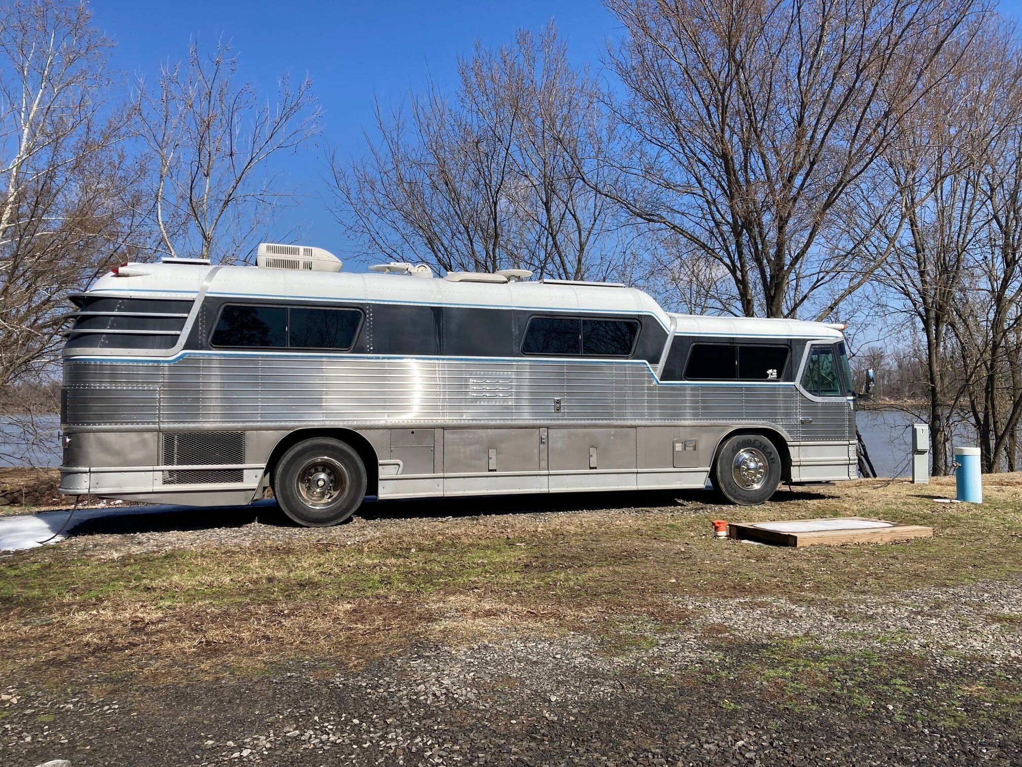 Located next to the Arkansas River just below Stouts Point Petit Jean Grave Site