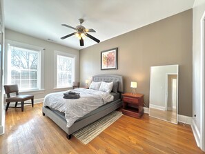 3 bedrooms, iron/ironing board, free WiFi, bed sheets