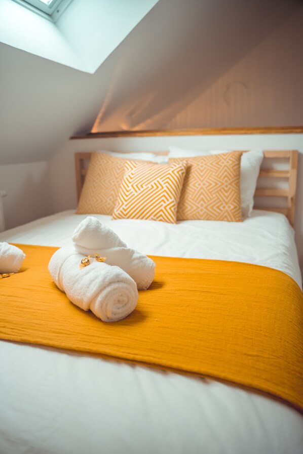 1 bedroom, soundproofing, WiFi, bed sheets