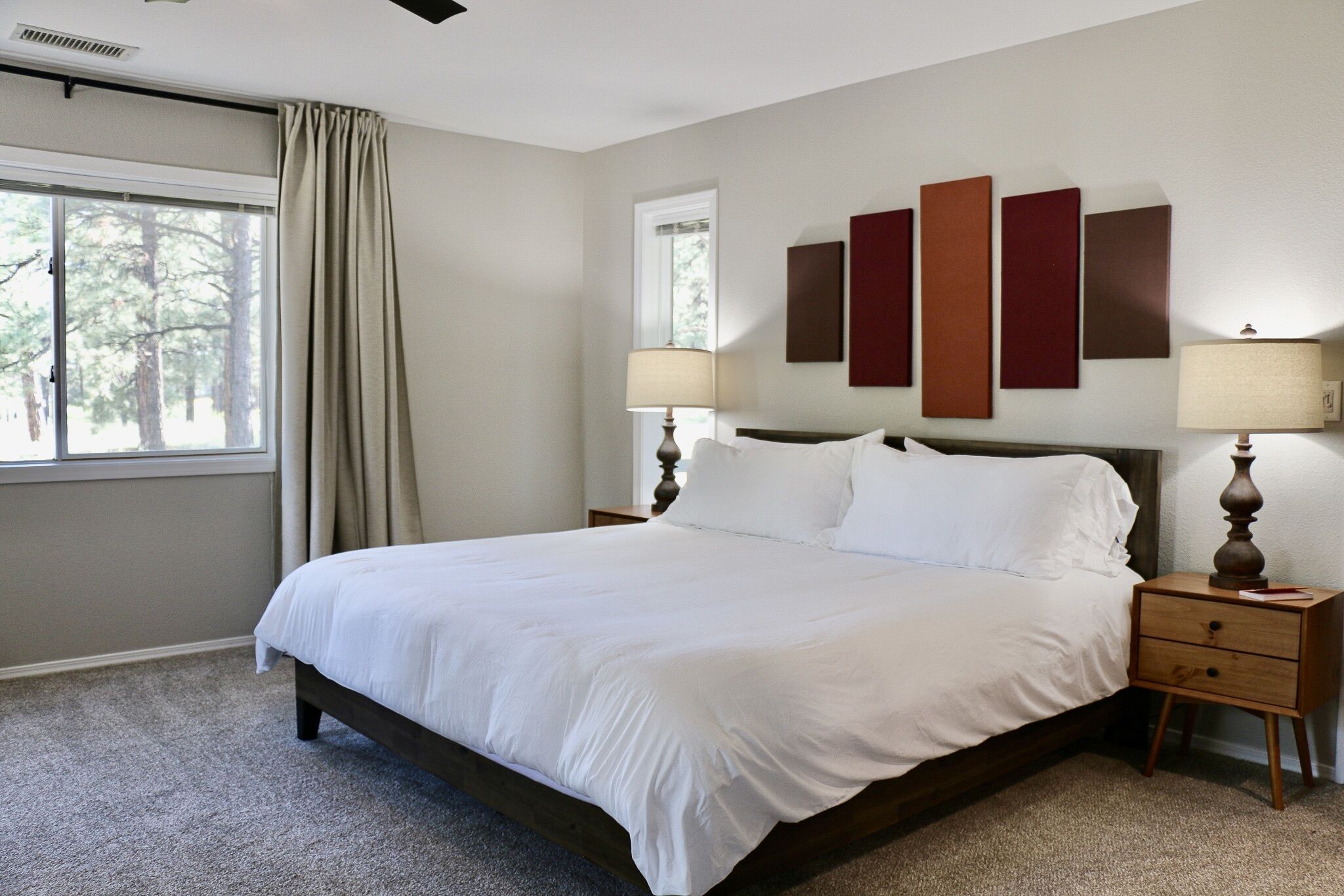 Luxury King Bed Suites - 5 Acres - Ping Pong, Pool Table & Disc Golf