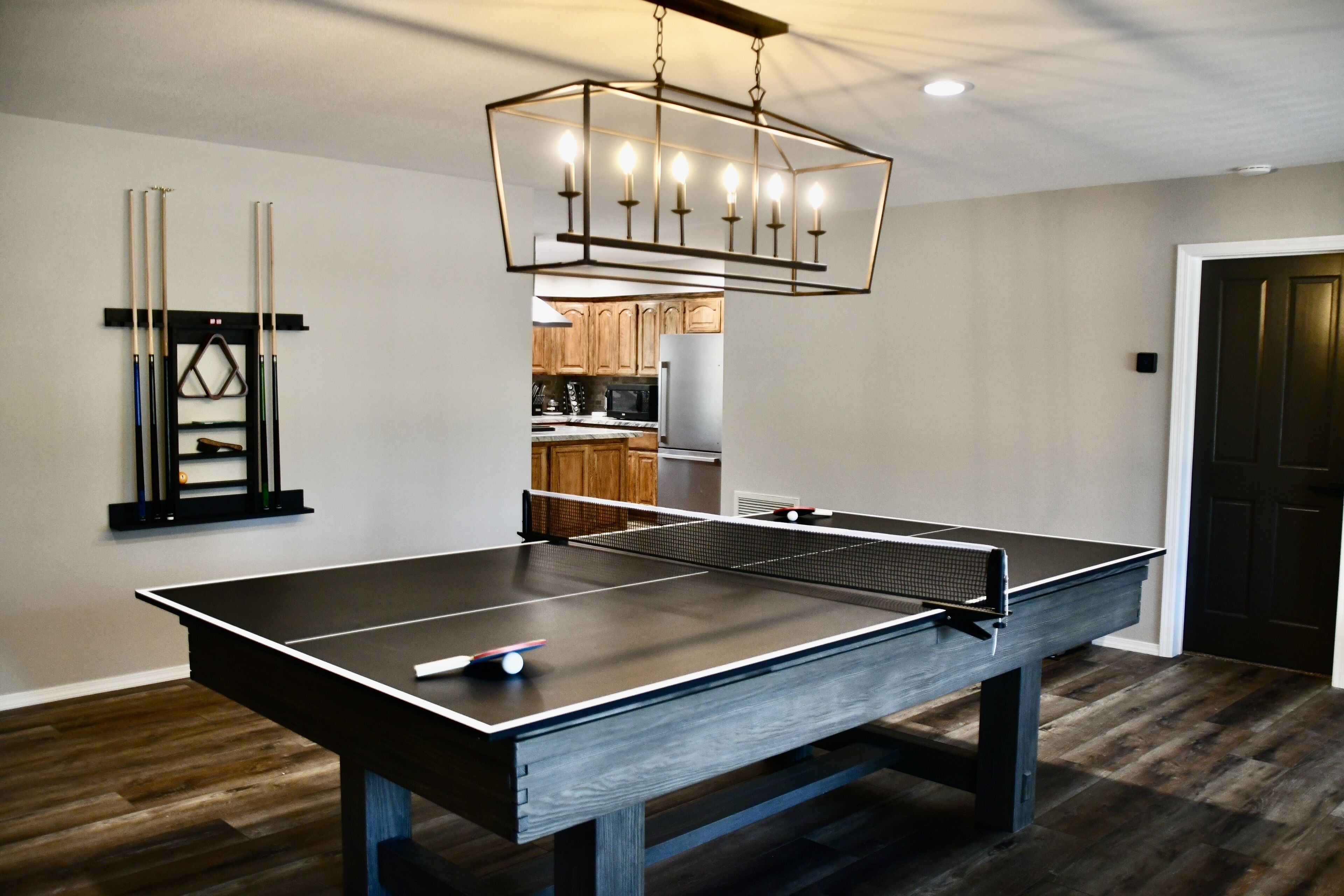 Luxury King Bed Suites - 5 Acres - Ping Pong, Pool Table & Disc Golf