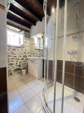 Bathtub