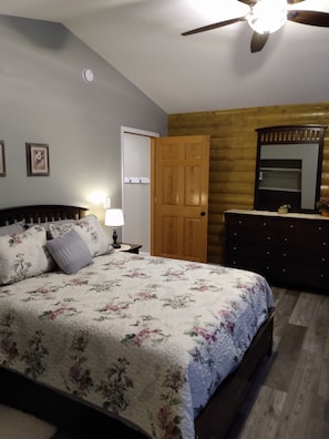 3 bedrooms, iron/ironing board, travel crib, free WiFi - North Country Home (Solway)