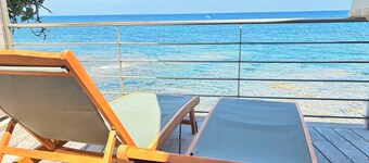 Apartment ALL COMFORT, TERRACE and DIRECT SEA ACCESS, FEET IN THE WATER