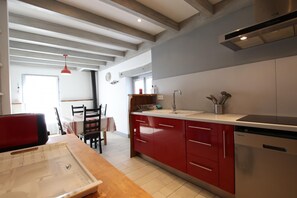 Refrigerador, microondas, parrilla de estufa y lavavajillas