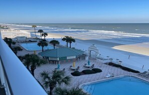 Pool - Oceanfront Daytona Beach Resort # 518 (Daytona Beach)