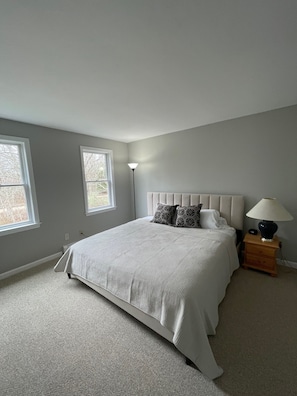 3 bedrooms, desk, free WiFi, bed sheets