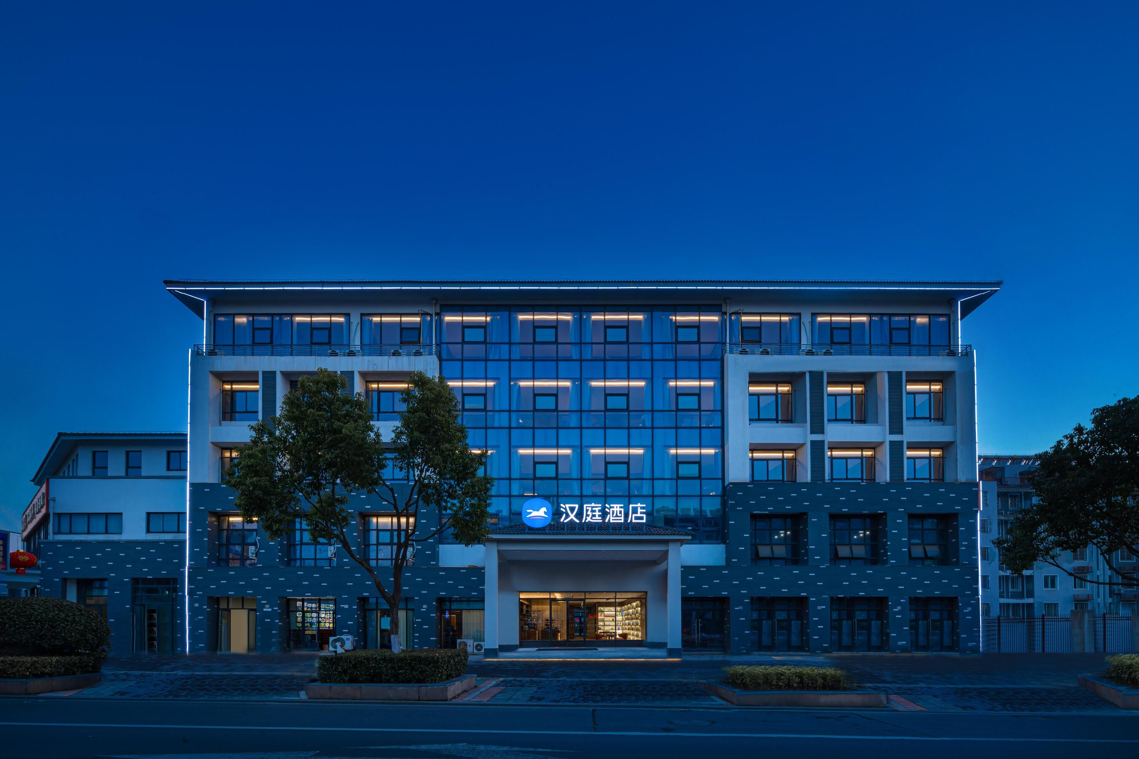 الإطلالة من المنشأة